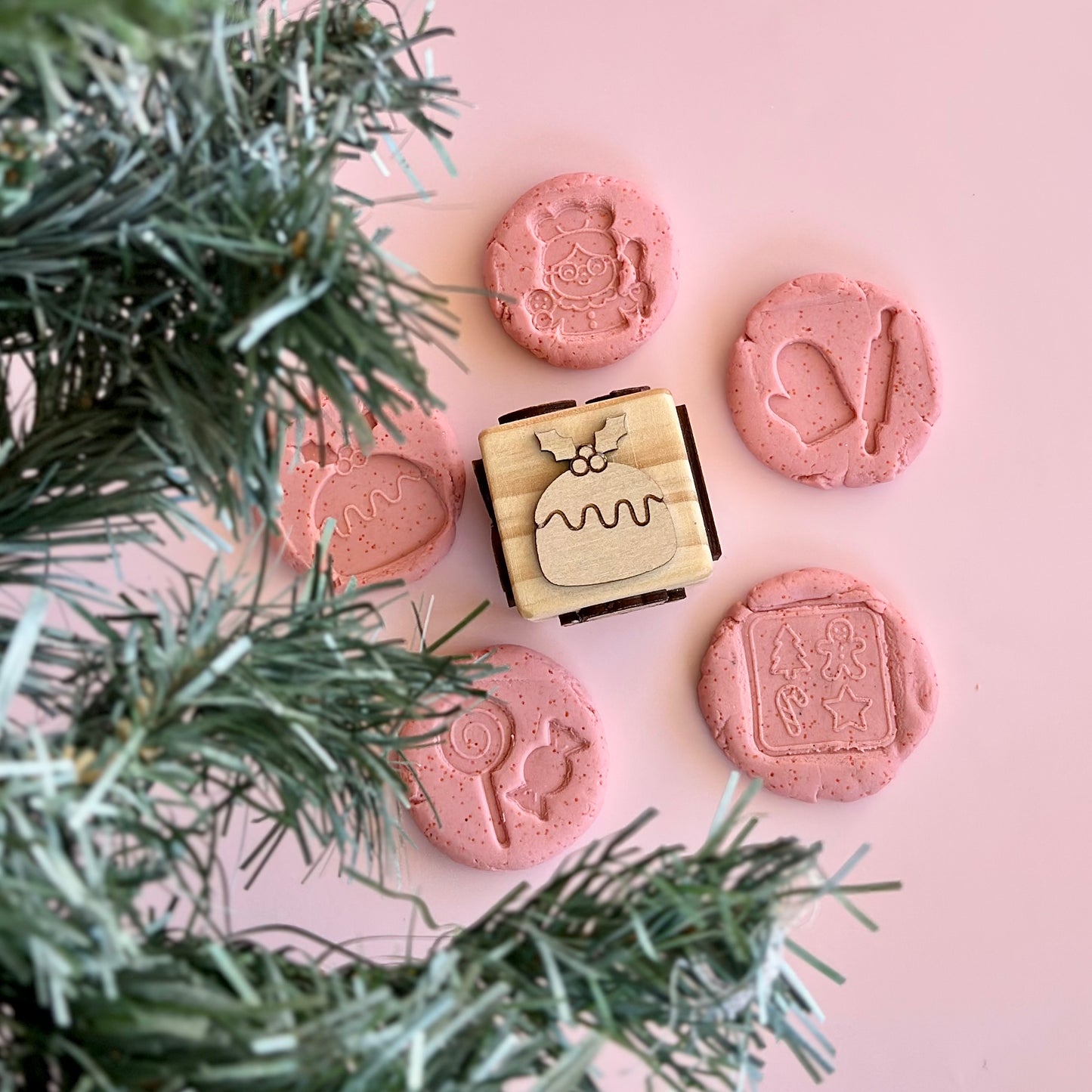 Mrs Claus’s Kitchen – Christmas Play Dough Bundle