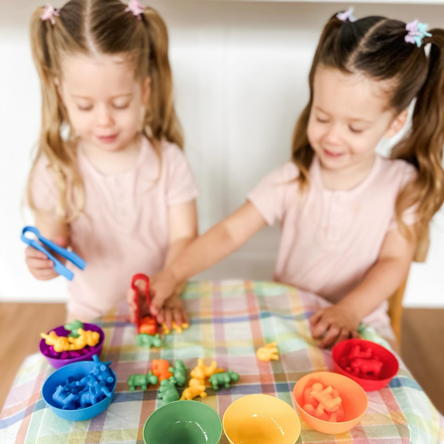 Counting & Colour Matching Game - from Open Hand Learning - Busy Bag Toddler Activity
