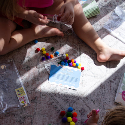 Busy Bag – Test Tube Pom Pom Match